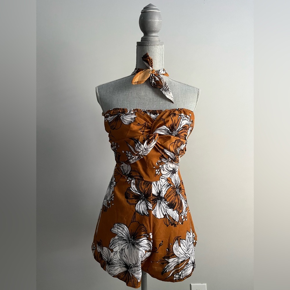 Tiki Floral Mustard, black & White Shorts Romper Sz. Large